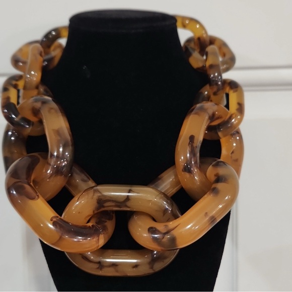 Piper K Tortoise Resin Brown Chunky Chain-Link 20" Necklace - Picture 4 of 4